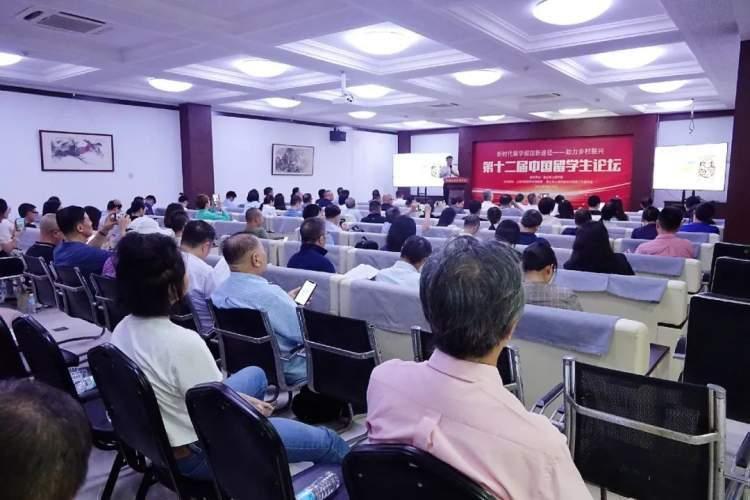 最新版4的优势与挑战探讨